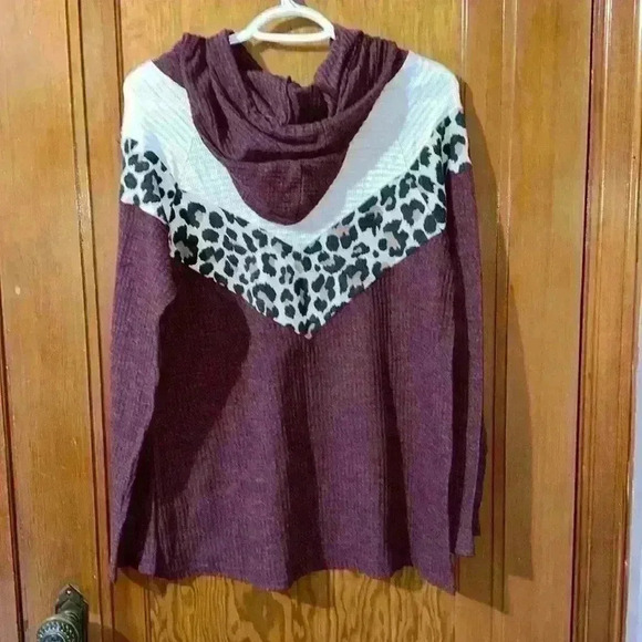 2/$10 Twenty-second Sz small - Picture 4 of 5